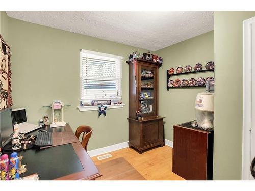 6136 Sidney Street, Niagara Falls, ON - Indoor Photo Showing Other Room