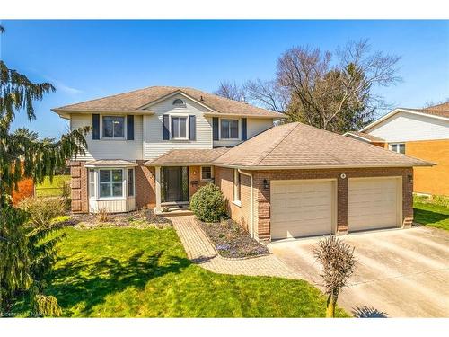 6 Fern Gate, Fonthill, ON - Outdoor With Backyard