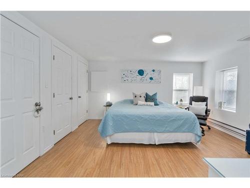 29 Lincoln Avenue, St. Catharines, ON - Indoor Photo Showing Bedroom