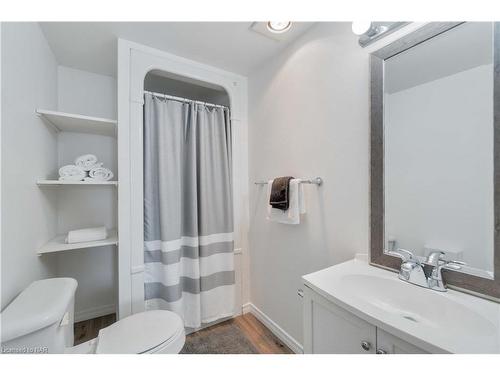 29 Lincoln Avenue, St. Catharines, ON - Indoor Photo Showing Bathroom