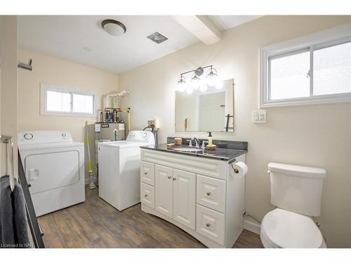 365 Oxford Avenue, Crystal Beach, ON - Indoor Photo Showing Laundry Room