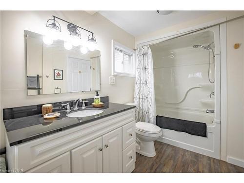 365 Oxford Avenue, Crystal Beach, ON - Indoor Photo Showing Bathroom