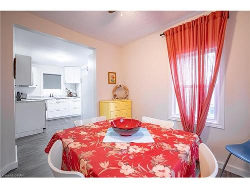 365 Oxford Avenue, Crystal Beach, ON - Indoor Photo Showing Bedroom