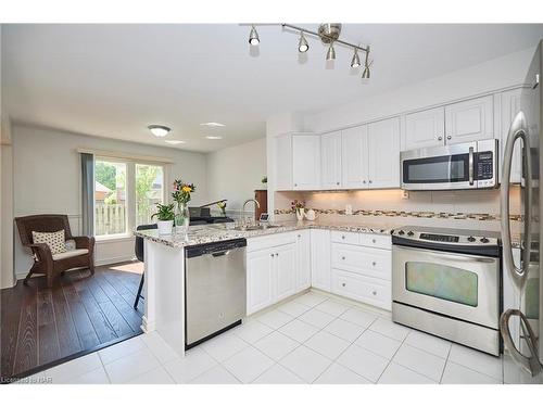 31-141 Welland Vale Road, St. Catharines, ON - Indoor Photo Showing Kitchen