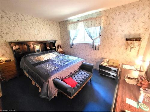 184 Elmore Drive, Halton Hills, ON - Indoor Photo Showing Bedroom
