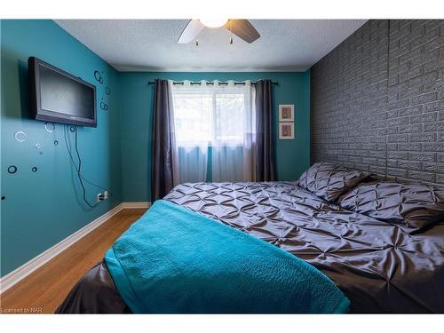 43 Greystone Crescent, St. Catharines, ON - Indoor Photo Showing Bedroom