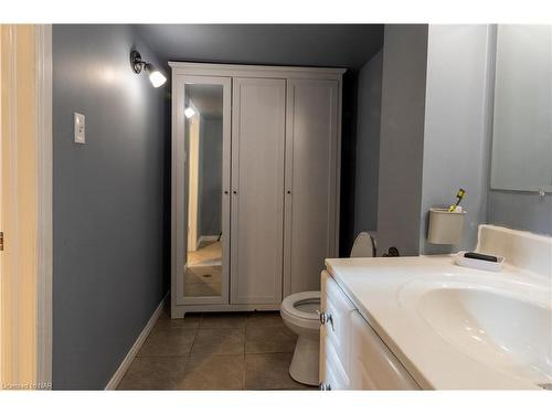 43 Greystone Crescent, St. Catharines, ON - Indoor Photo Showing Bathroom