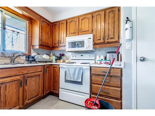 54 Burness Drive, St. Catharines, ON - Indoor Photo Showing Kitchen With Double Sink