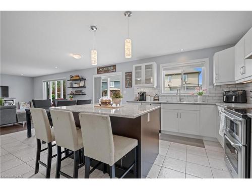 45 Roselawn Crescent, Welland, ON - Indoor Photo Showing Kitchen With Upgraded Kitchen