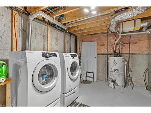 7042 Brittany Court, Niagara Falls, ON - Indoor Photo Showing Laundry Room