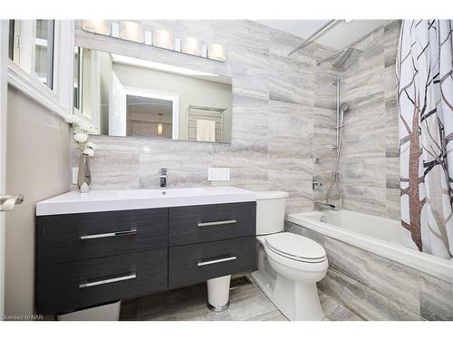 43225 Pettit Road, Wainfleet, ON - Indoor Photo Showing Bathroom