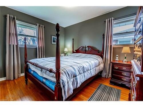 86 Brady Street, Port Colborne, ON - Indoor Photo Showing Bedroom