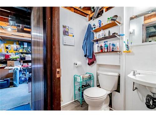 86 Brady Street, Port Colborne, ON - Indoor Photo Showing Bathroom