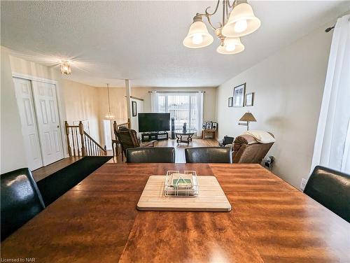 6291 Sherri Avenue, Niagara Falls, ON - Indoor Photo Showing Dining Room