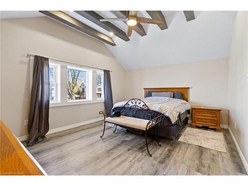 267 Dufferin Street, Fort Erie, ON - Indoor Photo Showing Bedroom