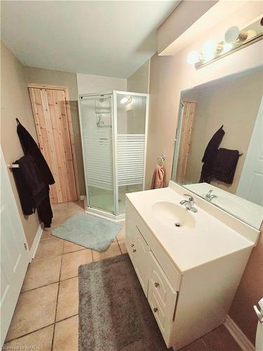 7734 Cortina Crescent, Niagara Falls, ON - Indoor Photo Showing Bathroom
