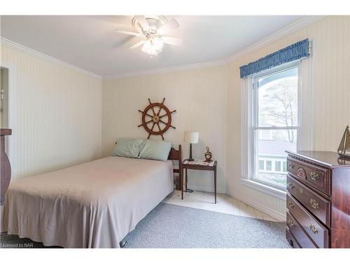 183 Maple Lane, Fort Erie, ON - Indoor Photo Showing Bedroom