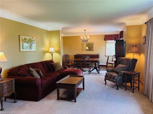 67 Clare Avenue, Port Colborne, ON - Indoor Photo Showing Living Room