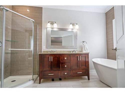 708 Clarence Street, Port Colborne, ON - Indoor Photo Showing Bathroom