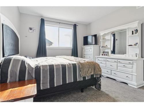 4238 Village Creek Drive, Stevensville, ON - Indoor Photo Showing Bedroom