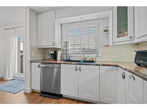 10-6910 Kalar Road, Niagara Falls, ON - Indoor Photo Showing Kitchen With Upgraded Kitchen