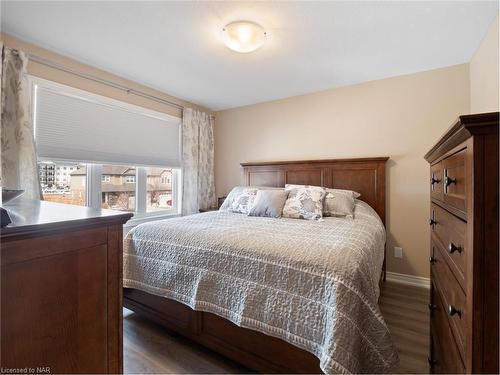 323 Silverwood Avenue Avenue, Welland, ON - Indoor Photo Showing Bedroom