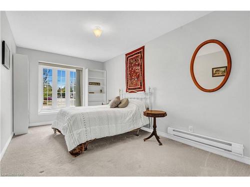 9-556 King Street, Niagara-On-The-Lake, ON - Indoor Photo Showing Bedroom