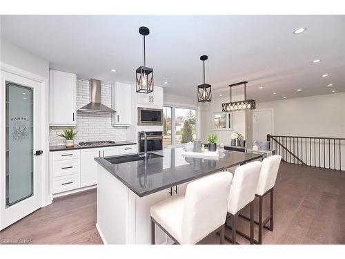 3873 Glenview Drive, Lincoln, ON - Indoor Photo Showing Kitchen With Upgraded Kitchen