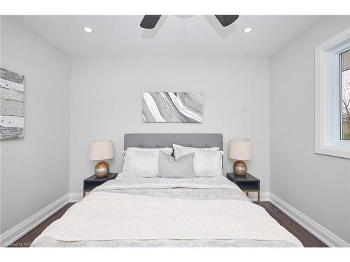 3873 Glenview Drive, Lincoln, ON - Indoor Photo Showing Bedroom