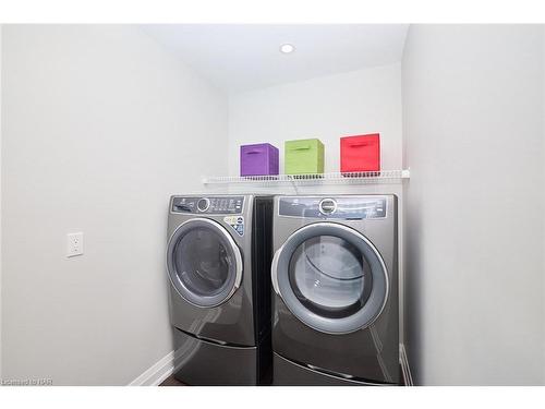 3873 Glenview Drive, Lincoln, ON - Indoor Photo Showing Laundry Room