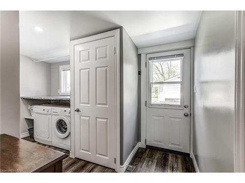 12281 Lakeshore Road, Wainfleet, ON - Indoor Photo Showing Laundry Room
