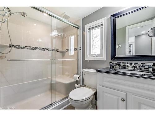 12281 Lakeshore Road, Wainfleet, ON - Indoor Photo Showing Bathroom