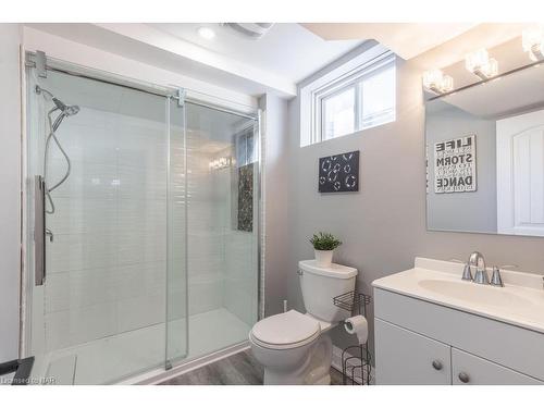 20 Jubilee Drive, St. Catharines, ON - Indoor Photo Showing Bathroom