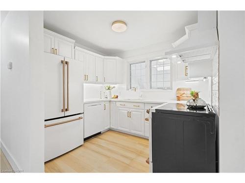 282 Creek Road, Niagara-On-The-Lake, ON - Indoor Photo Showing Kitchen