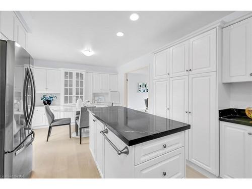65 Hillcrest Avenue, St. Catharines, ON - Indoor Photo Showing Kitchen