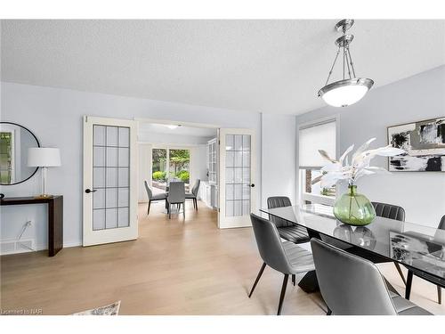 65 Hillcrest Avenue, St. Catharines, ON - Indoor Photo Showing Dining Room