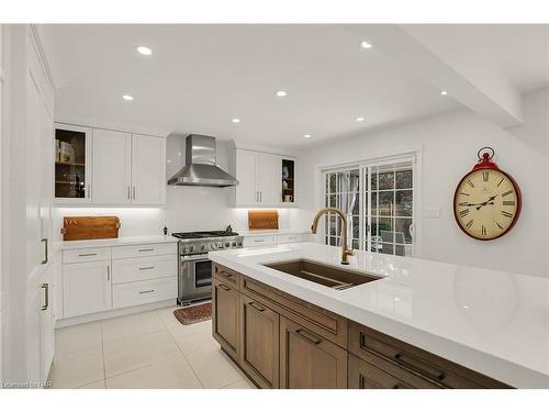 69 The Promenade Street, Niagara-On-The-Lake, ON - Indoor Photo Showing Kitchen With Double Sink
