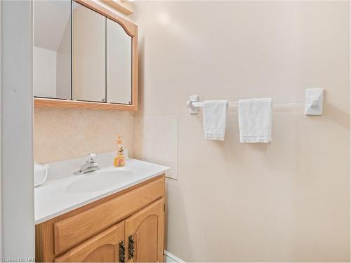 378 Willowood Avenue, Crystal Beach, ON - Indoor Photo Showing Bathroom