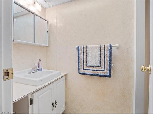 378 Willowood Avenue, Crystal Beach, ON - Indoor Photo Showing Bathroom