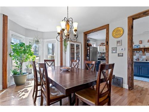 34 Mountain Street, Grimsby, ON - Indoor Photo Showing Dining Room