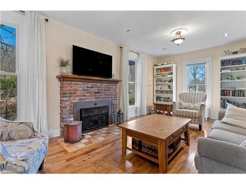 34 Mountain Street, Grimsby, ON - Indoor Photo Showing Living Room With Fireplace