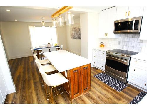 65 Albert Street, Fort Erie, ON - Indoor Photo Showing Kitchen With Upgraded Kitchen