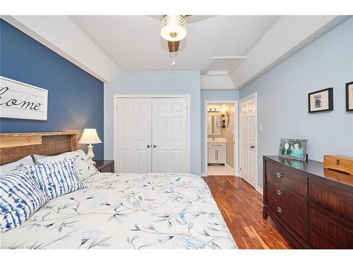 13-608 Simcoe Street, Niagara-On-The-Lake, ON - Indoor Photo Showing Bedroom