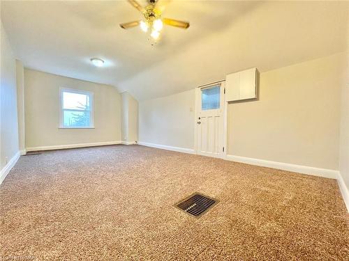 181 Lincoln Street, Welland, ON - Indoor Photo Showing Other Room
