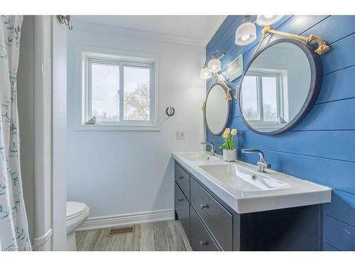 2620 Miller Avenue, Fort Erie, ON - Indoor Photo Showing Bathroom