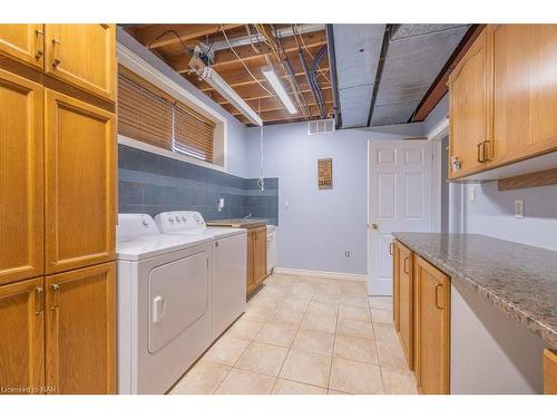 2620 Miller Avenue, Fort Erie, ON - Indoor Photo Showing Laundry Room