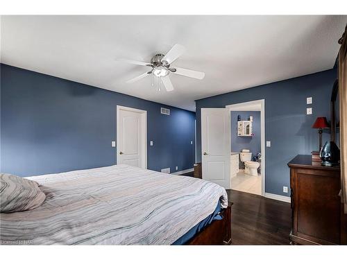 32 Glenwood Parkway, Welland, ON - Indoor Photo Showing Bedroom