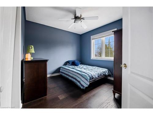 32 Glenwood Parkway, Welland, ON - Indoor Photo Showing Bedroom