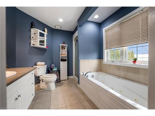 32 Glenwood Parkway, Welland, ON - Indoor Photo Showing Bathroom