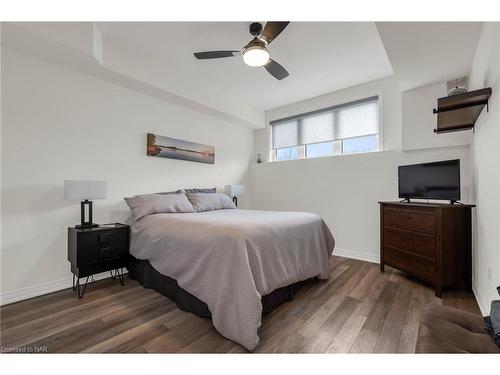 8-5012 Serena Drive Drive, Beamsville, ON - Indoor Photo Showing Bedroom